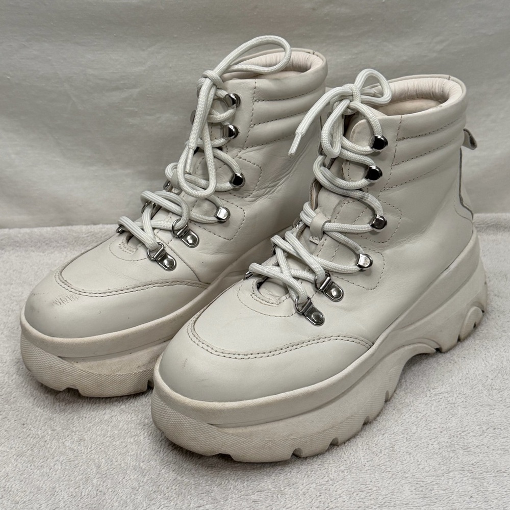 Steve Madden Cream Platform Lace-Up Combat Boots Size 8M